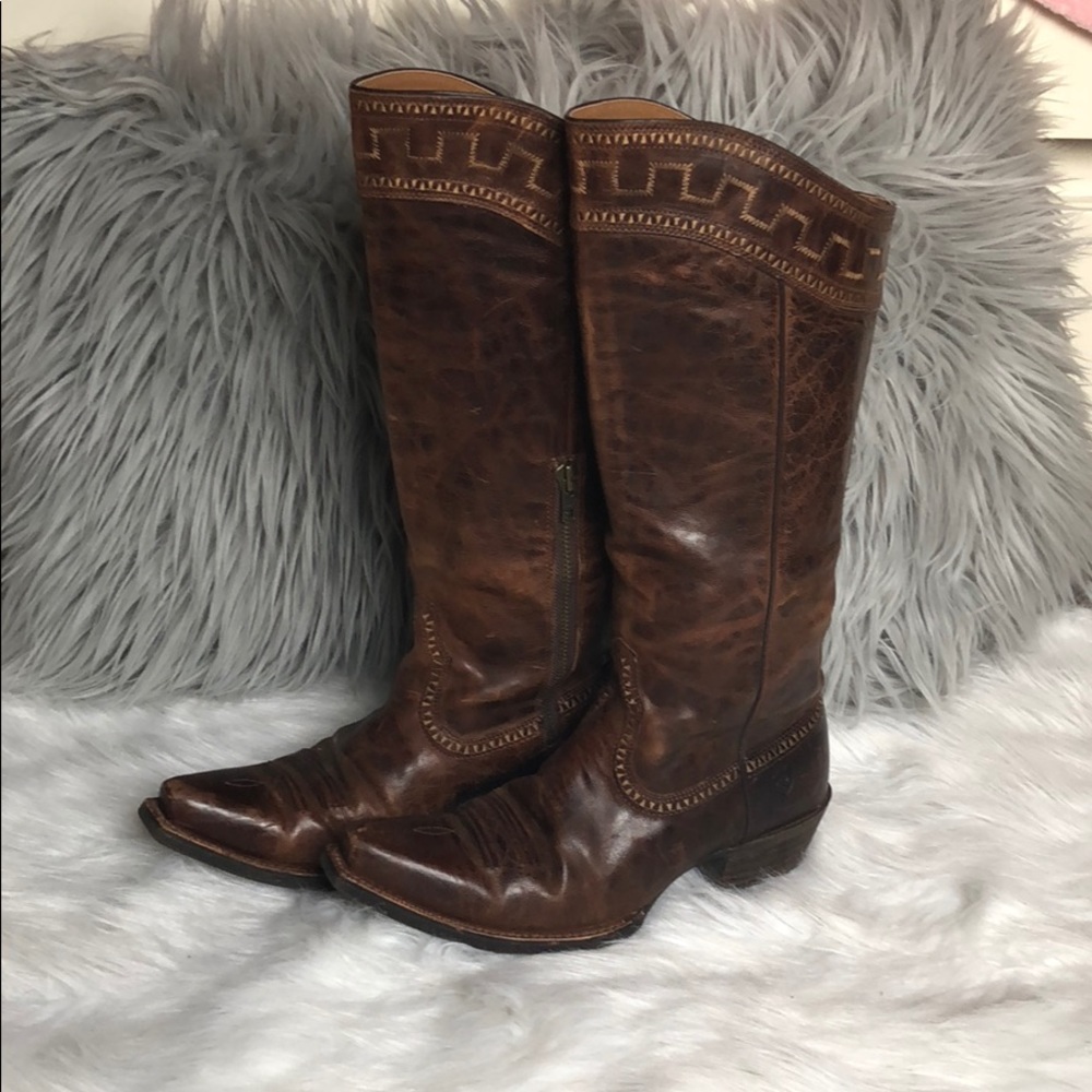 Gorgeous Ariat Sahara boots!